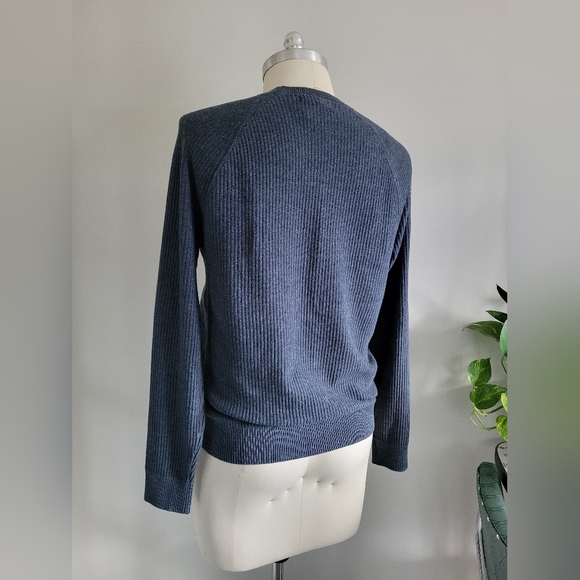 BNWT BANANA REPUBLIC lightweight ribbed crew neck pullover in grey blue colour - Picture 3 of 8